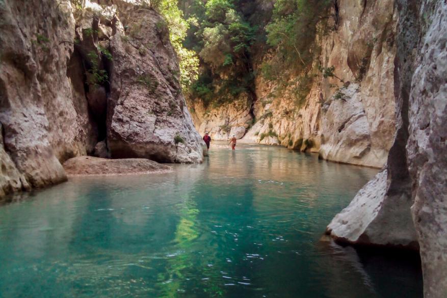 Τα πιο εντυπωσιακά φαράγγια της Ελλάδας Τα πιο εντυπωσιακά φαράγγια της Ελλάδας