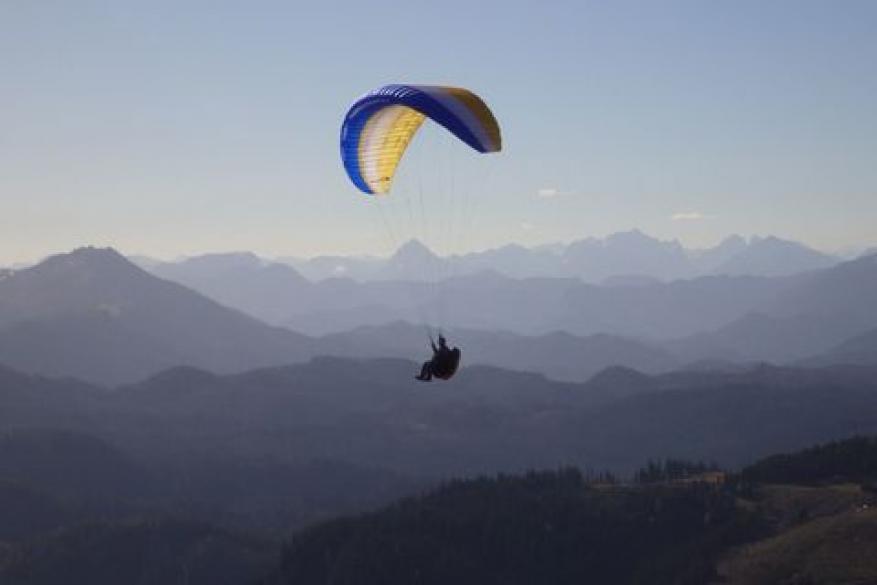 Αλεξίπτωτο πλαγιάς ή παραπέντε (parapente) Αλεξίπτωτο πλαγιάς ή παραπέντε (parapente)