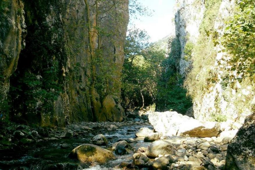 Πεζοπορία στο Φαράγγι της Κράστας στη Νάουσα