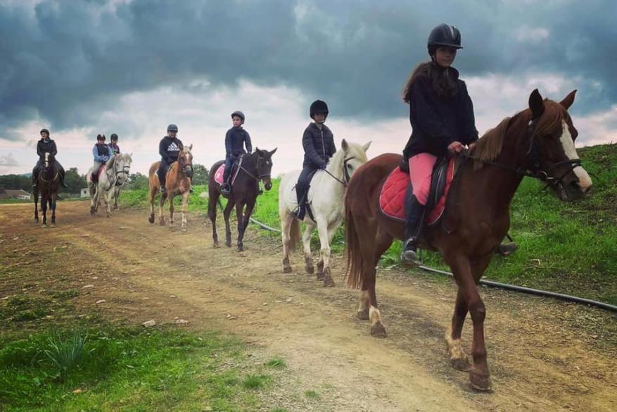 Sunset Horseback Riding & Wine στον ολοπράσινο Λυθροδόντα - 5 Οκτωβρίου