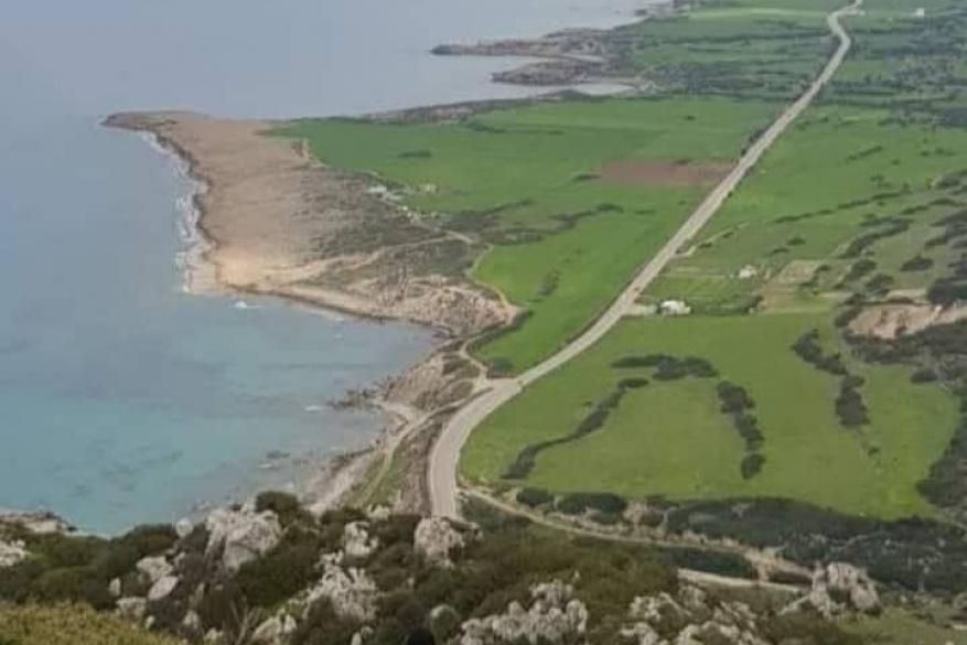 Hiking on the Northeast side of Pentadaktilo