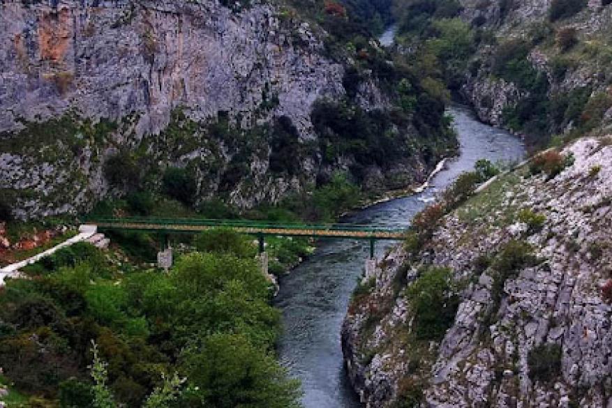 Hiking in the gorge of the river Aggitis 