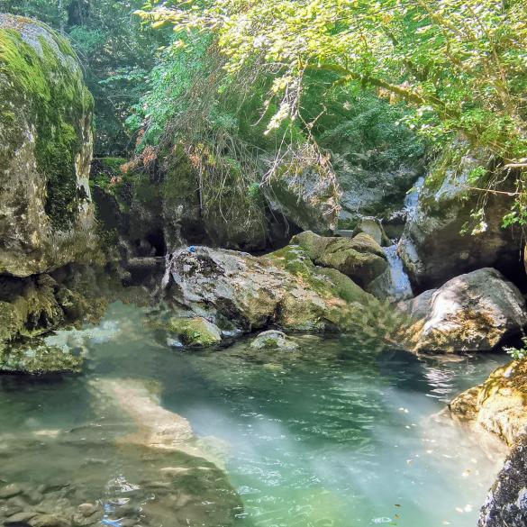 Hiking and diving in the Baths of Metamorfosis in Vermio, Naoussa