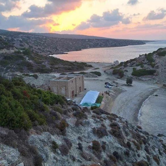 Οδοιπορικό στη Μόρφου - Κορμακίτης - Λιβερά - Παραλία Κόρνος - Πάναγρα Οδοιπορικό στη Μόρφου - Κορμακίτης - Λιβερά - Παραλία Κόρνος - Πάναγρα