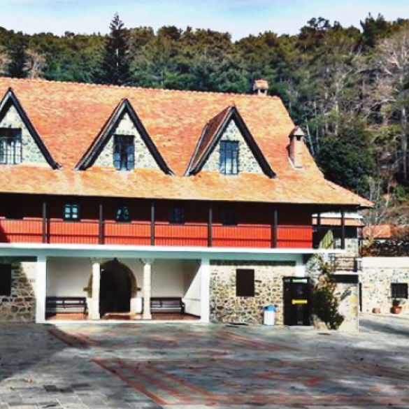 Προσκύνημα στην Μονή Τροοδίτισσας - Οινογνωσία στις Πλάτρες Προσκύνημα στην Μονή Τροοδίτισσας - Οινογνωσία στις Πλάτρες