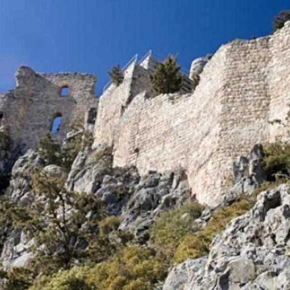 Πεζοπορία και ανάβαση στο κάστρο Βουφαβέντο στον Πενταδάχτυλο